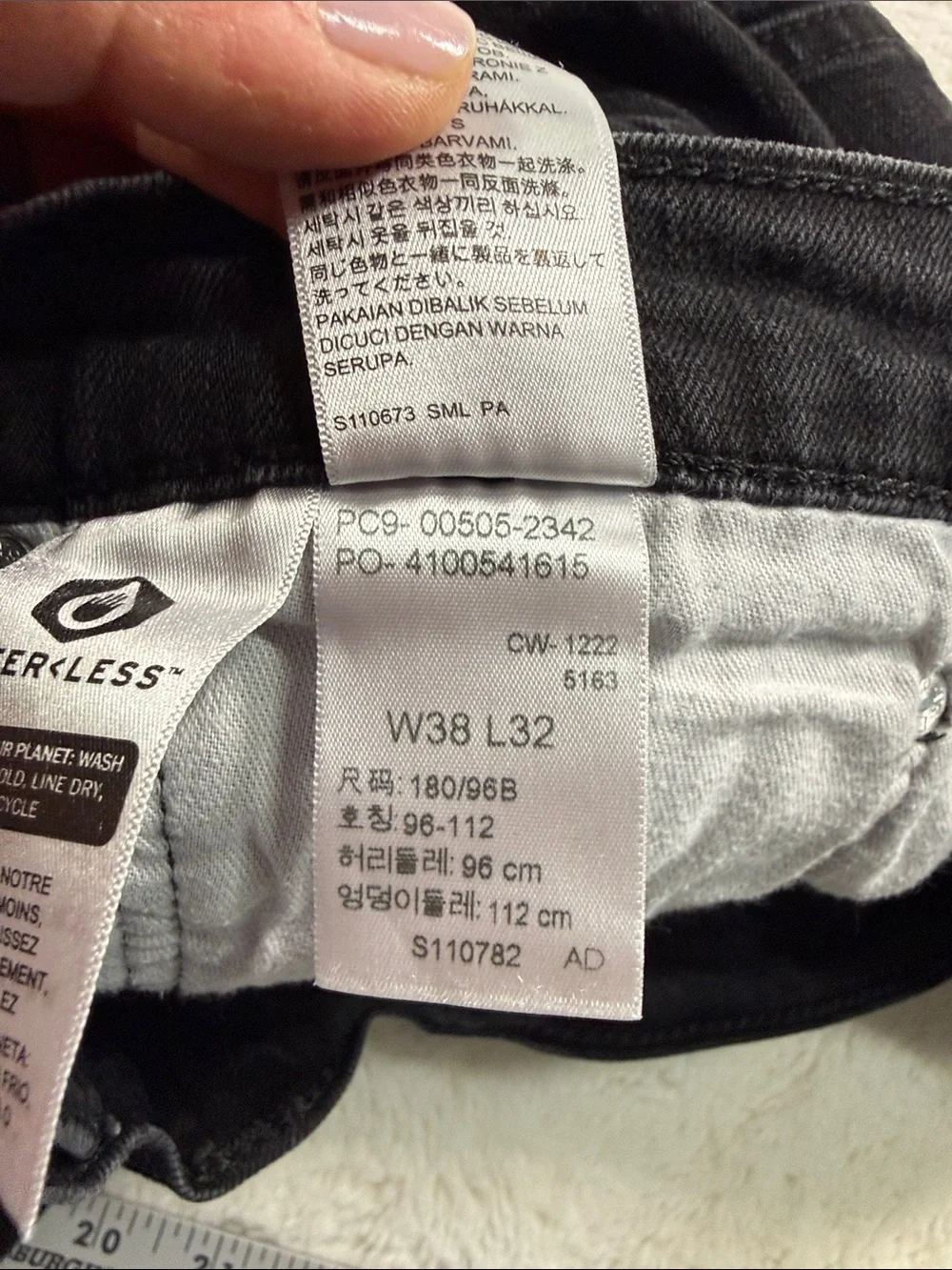 Levis classic black